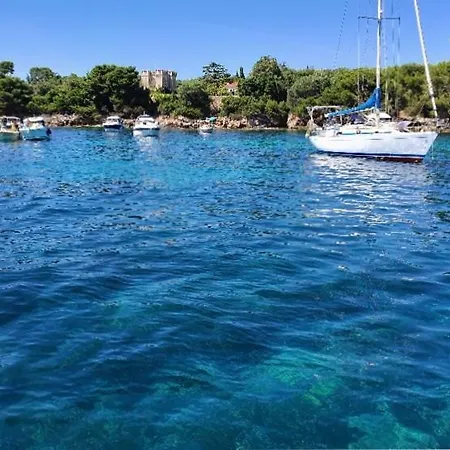 Apartment T3 A/c Cote D'azur, Piscine, A 350m, Wifi *